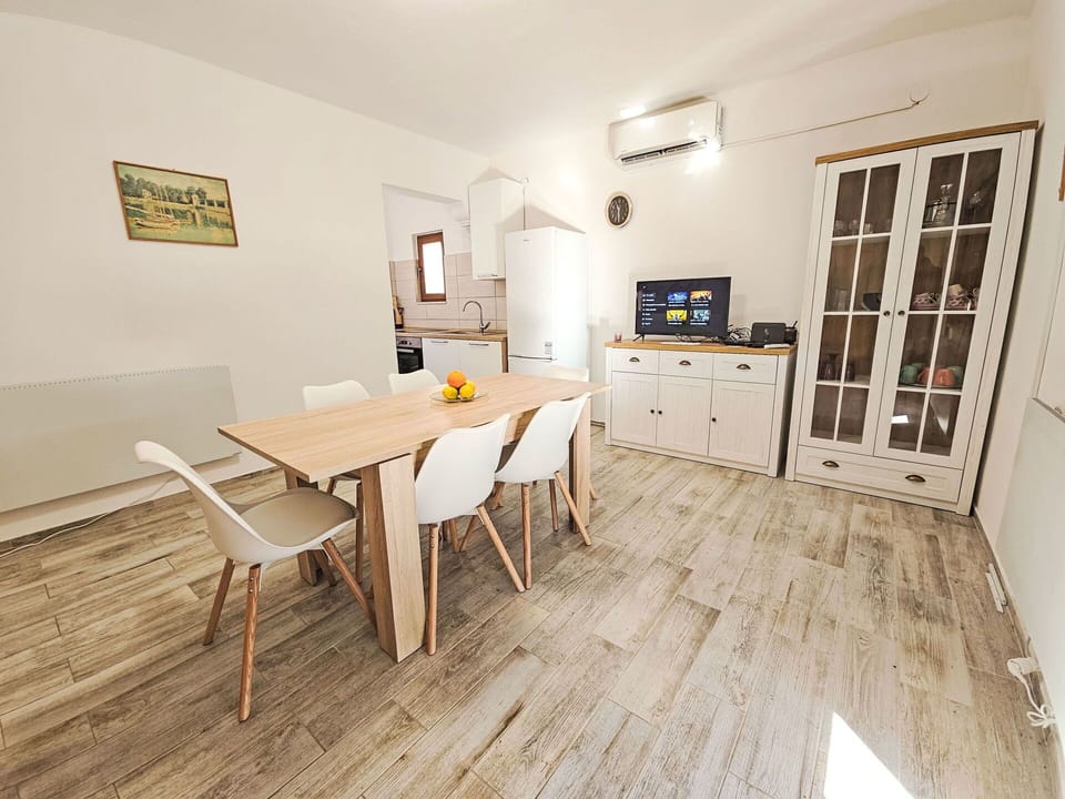 Furniture, Flooring, Floor, Wood Flooring, Interior Design, Wood, Laminate Flooring, Table, Room, Home