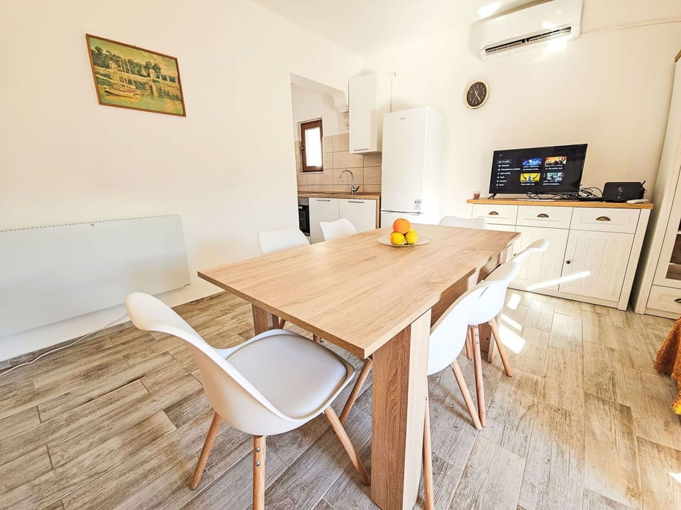 Furniture, Flooring, Interior Design, Floor, Wood, Wood Flooring, Table, Kitchen & Dining Room Table, Chair, Room