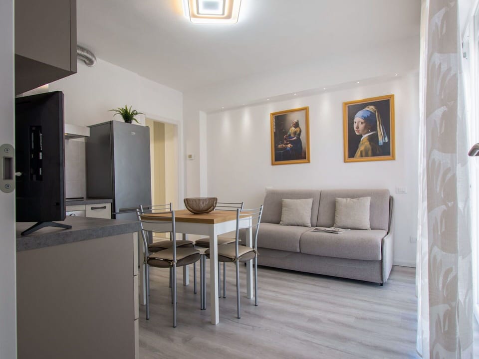 Furniture, Interior Design, Flooring, Floor, Wood, Room, Ceiling, Table, Lighting, Couch