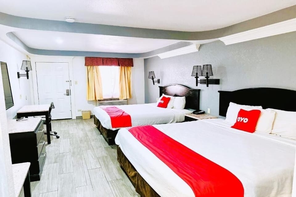 Bedroom with 2 King Beds