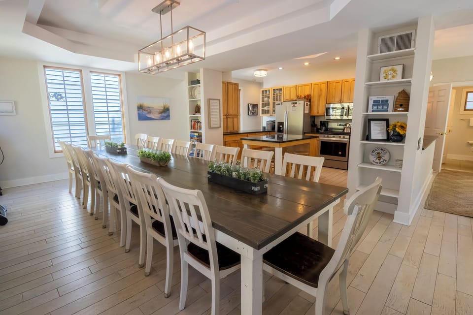 Main Level | Dining | Kitchen