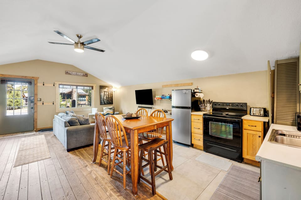 Dining area is just off the living area