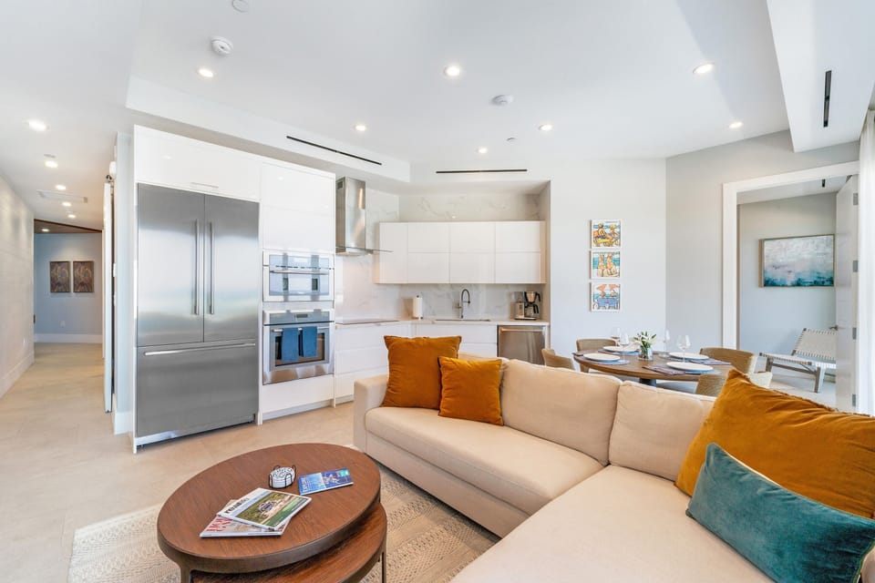 West Modern Kitchen