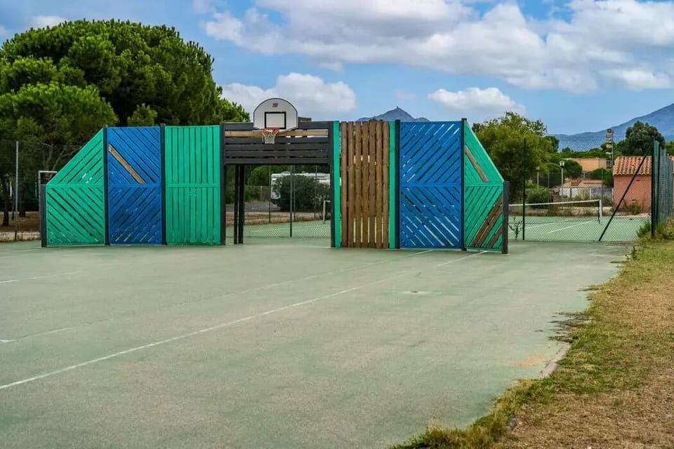 Sport court