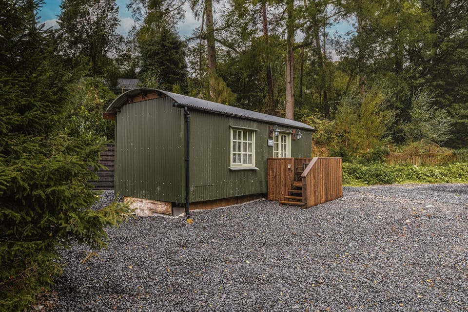 Juniper Lodge Shepherd Hut in Coniston