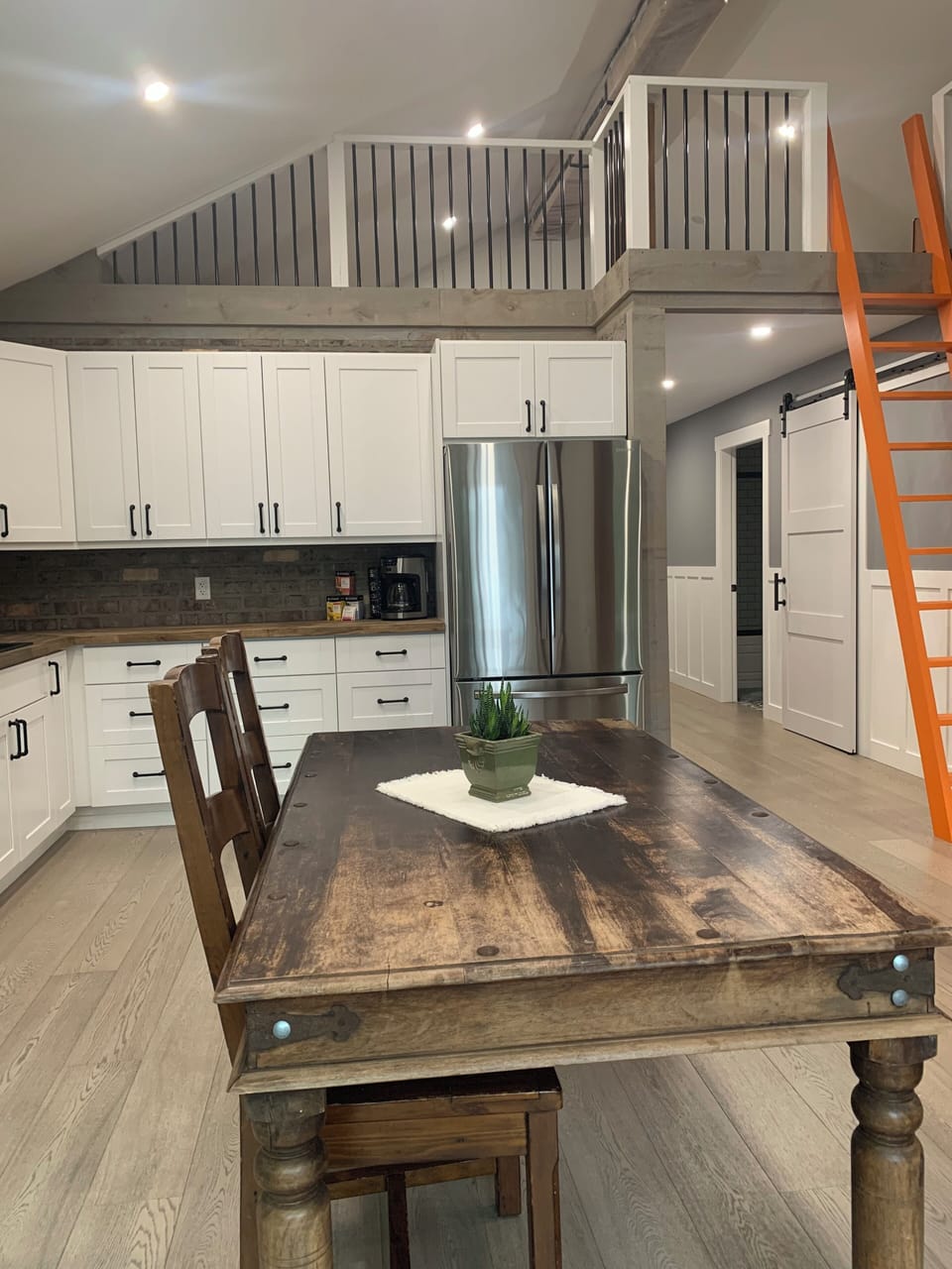 Spacious very well equipped kitchen