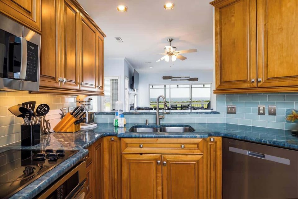 Well-equipped kitchen