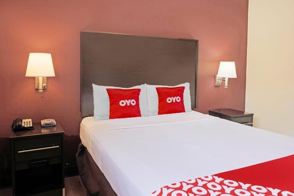 Unit with 1 Queen bed