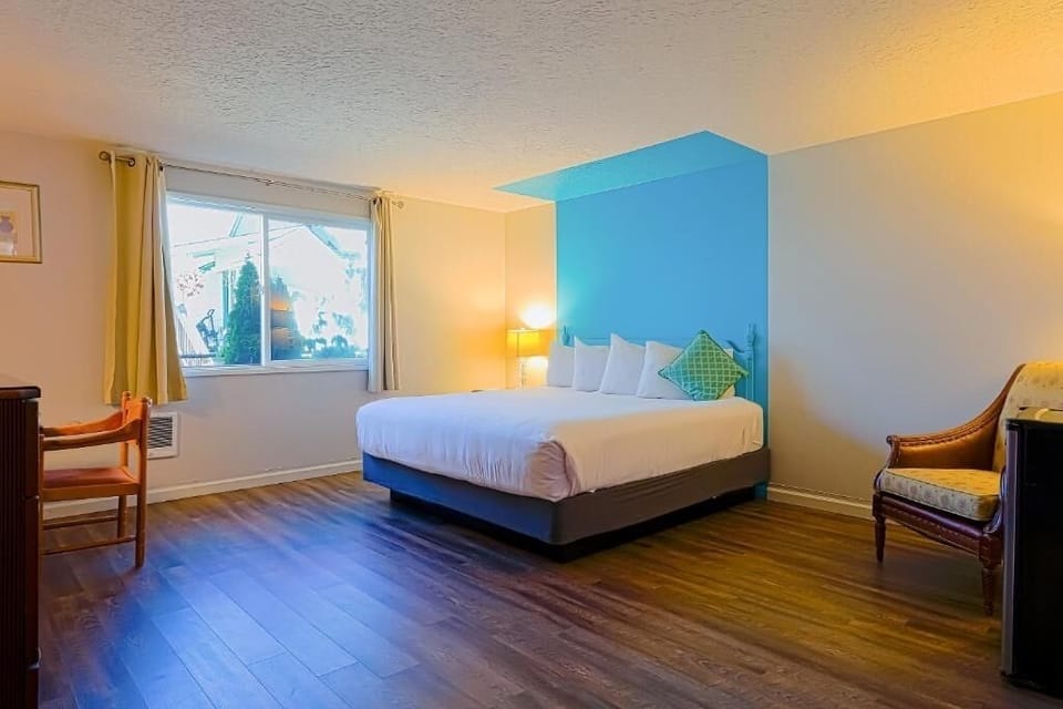 Unit with King Bed