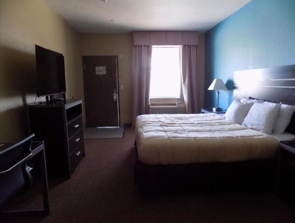 Bedroom. Interior and views may vary based on location and availability