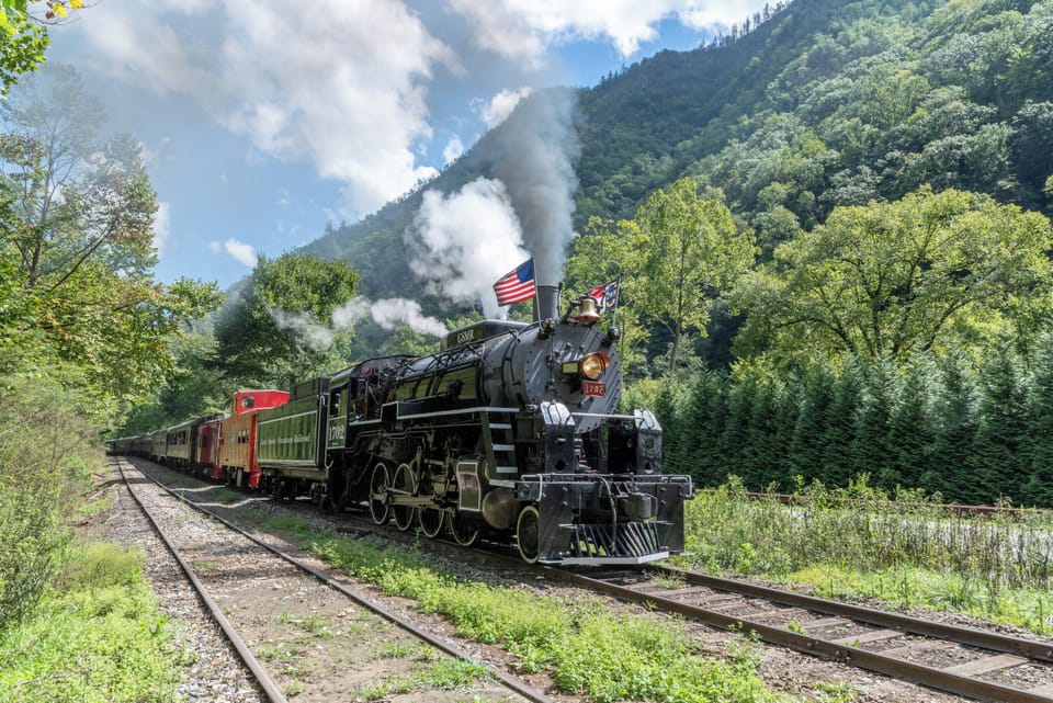 Great Smoky Mountain Railroad - 5 mi away from the property