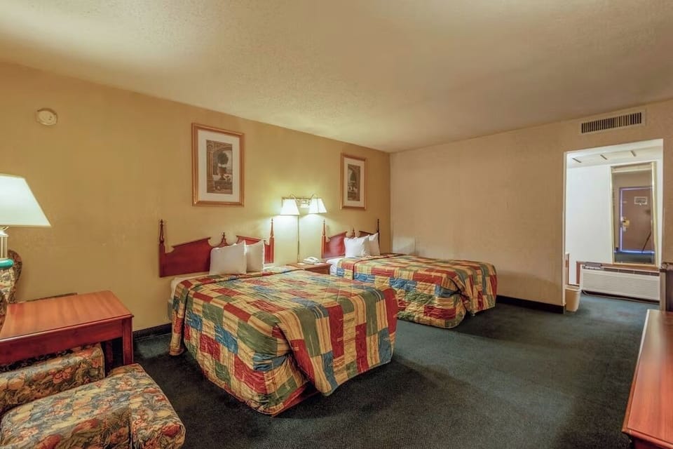 Stretch out with extra floor space and an easy in-room layout.