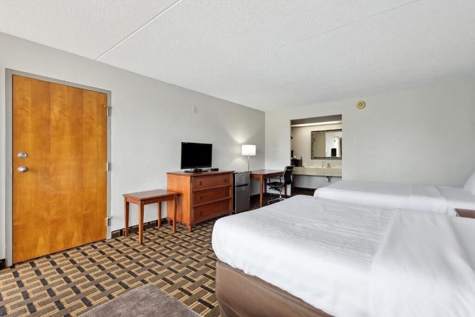 Get a clear sense of the room’s layout and amenities.