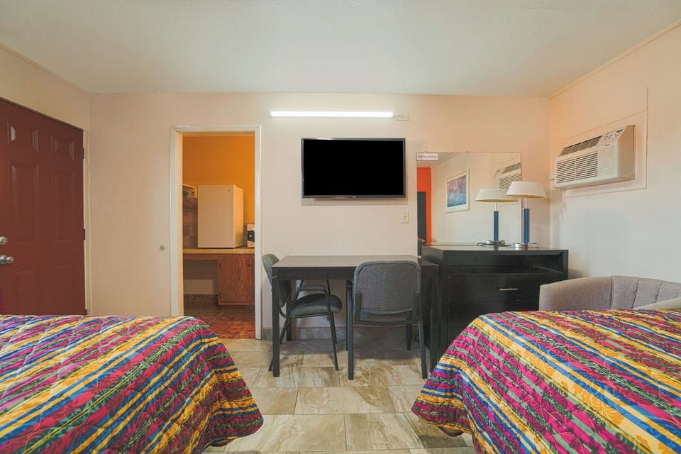 Lounge comfortably with plenty of space to spread out.