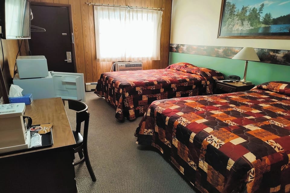 Unit with 2 Full Beds