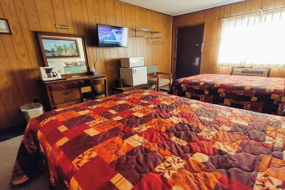 Unit with 2 Full Beds