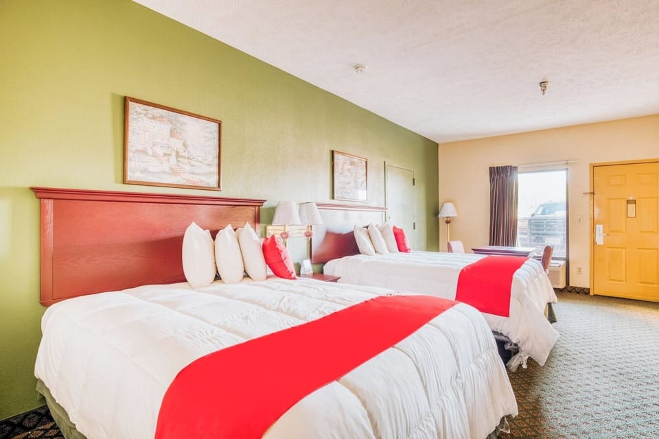 Unit with 2 Queen Beds