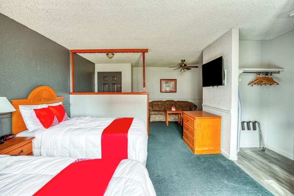 Unit with 2 Full Beds