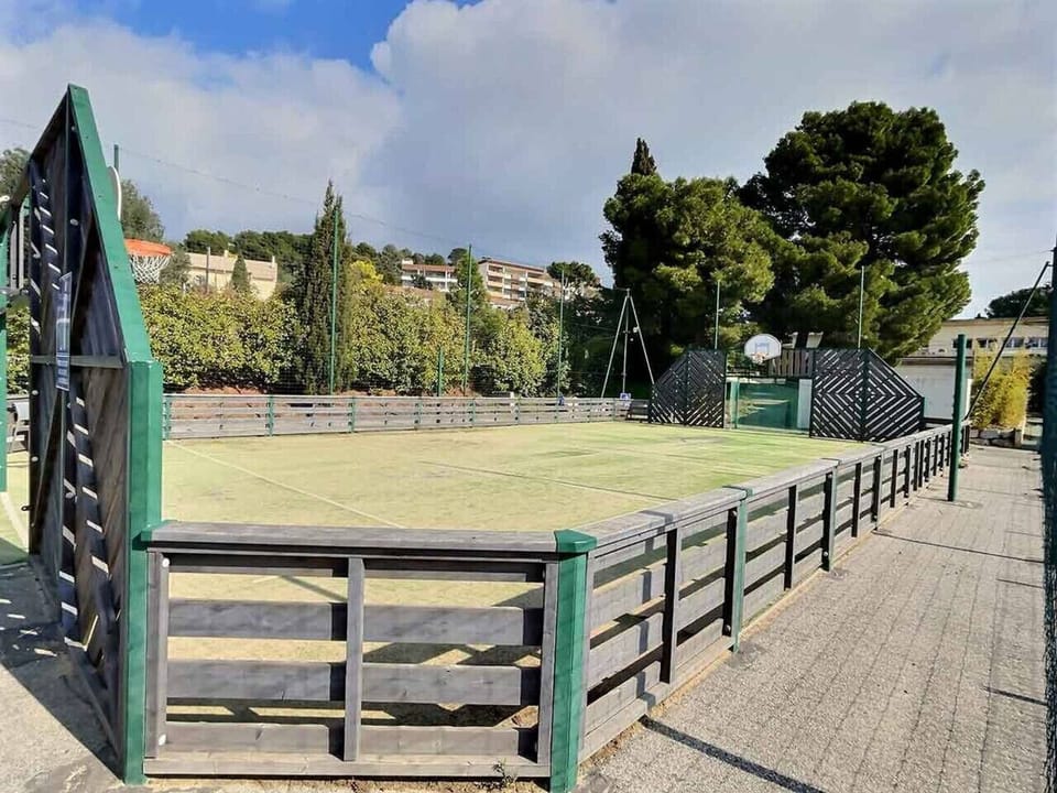 Sport court