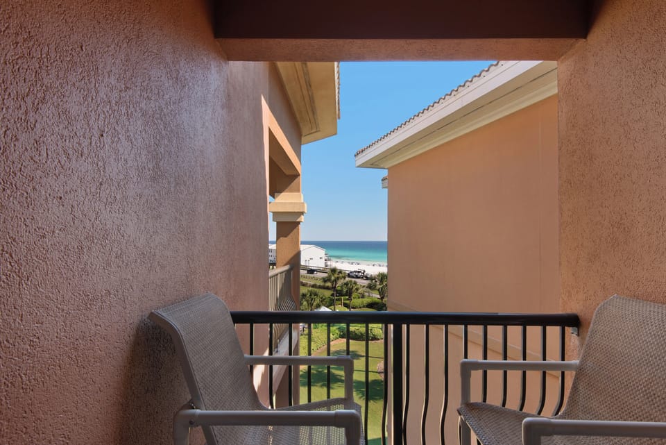 2nd Bedroom has private balcony
