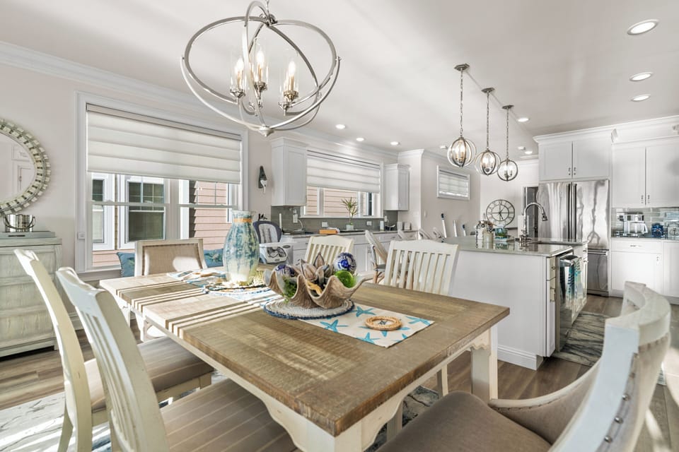 Dining Area - next to kitchen. 6 seats + additional 4 on island (unpictured)