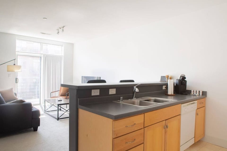 Full kitchen with bar seating