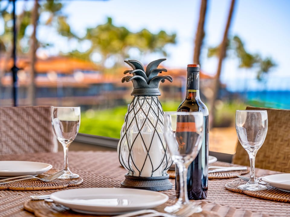 Lanai Dining