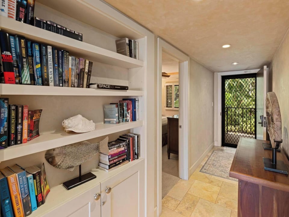 Bookshelf
