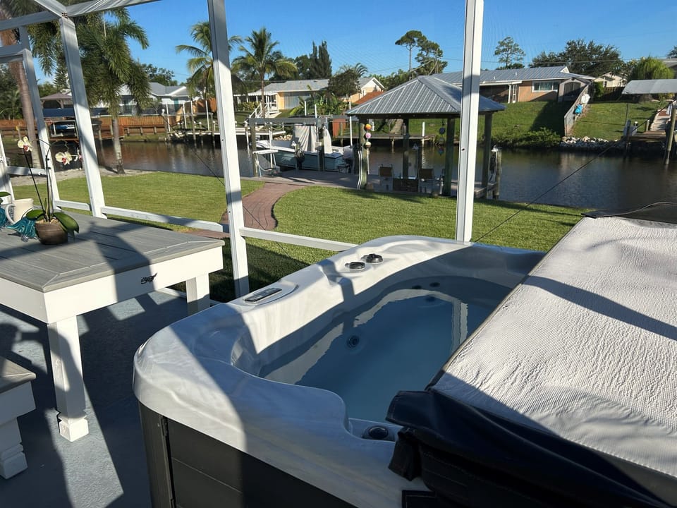 5 Person Hot Tub