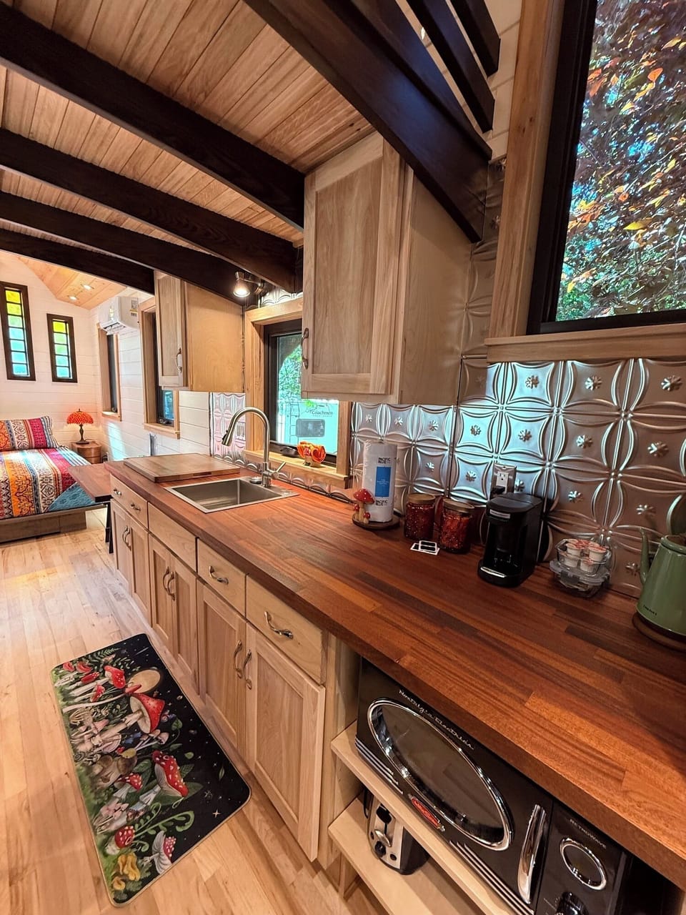 Kitchen area 2