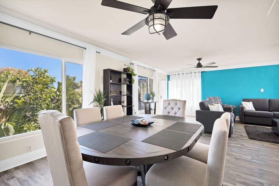 Bright dining space perfect for shared meals and vacation mornings.