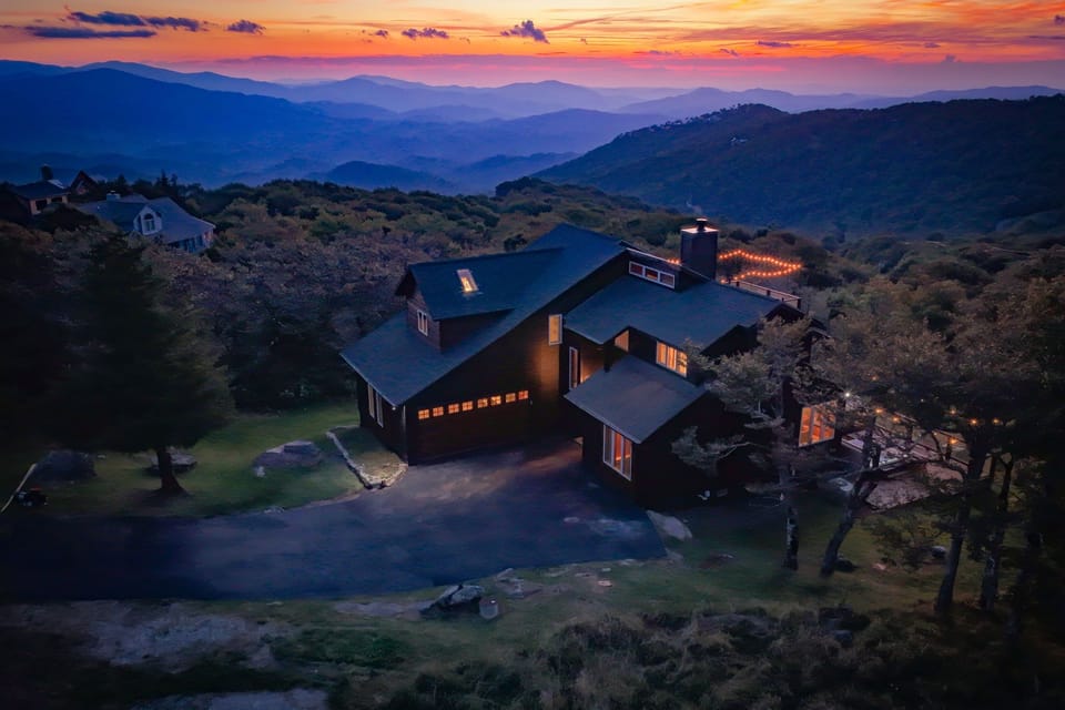 Perched high above the Blue Ridge Mountains, Sky High Adventures delivers unforgettable sunsets and sweeping panoramic views from the highest slopes of Beech Mountain. 🌄✨
