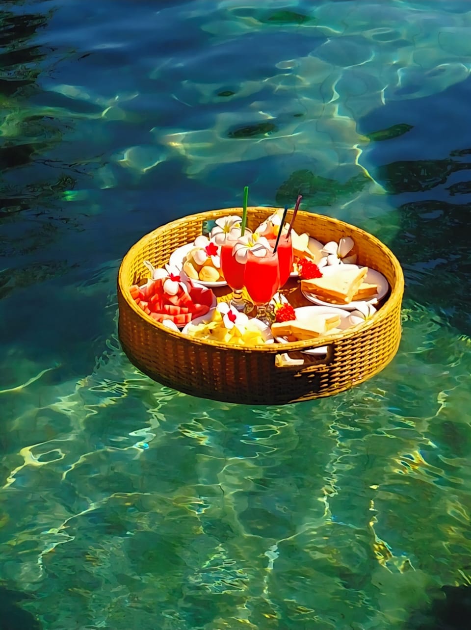Floating breakfast or lunch
