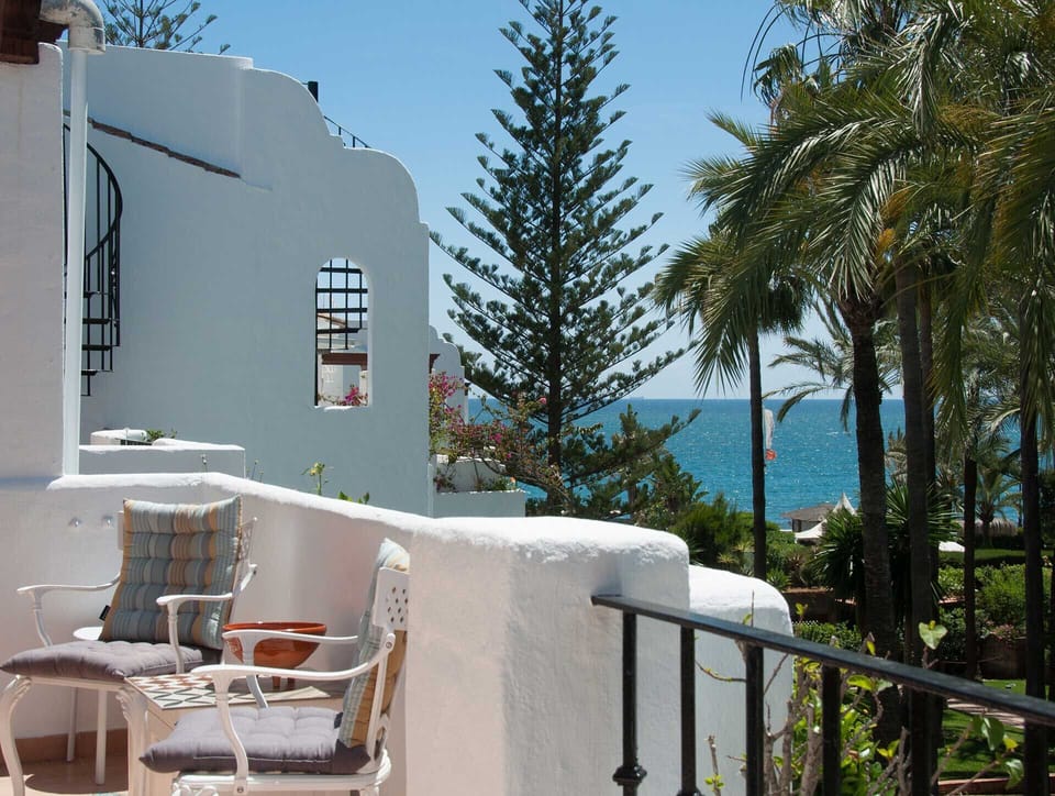 Andalucian "white-village" style complex set