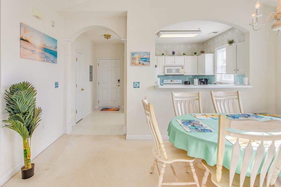 Dining I Foyer
