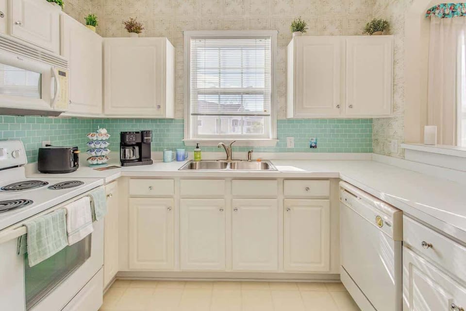 Kitchen I Single-Story I Unit | 3rd-Floor Condo