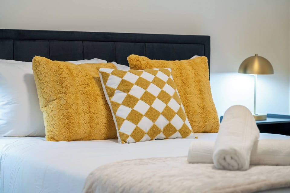 Fresh Linens & Soft Towels for a Luxurious Stay Experience