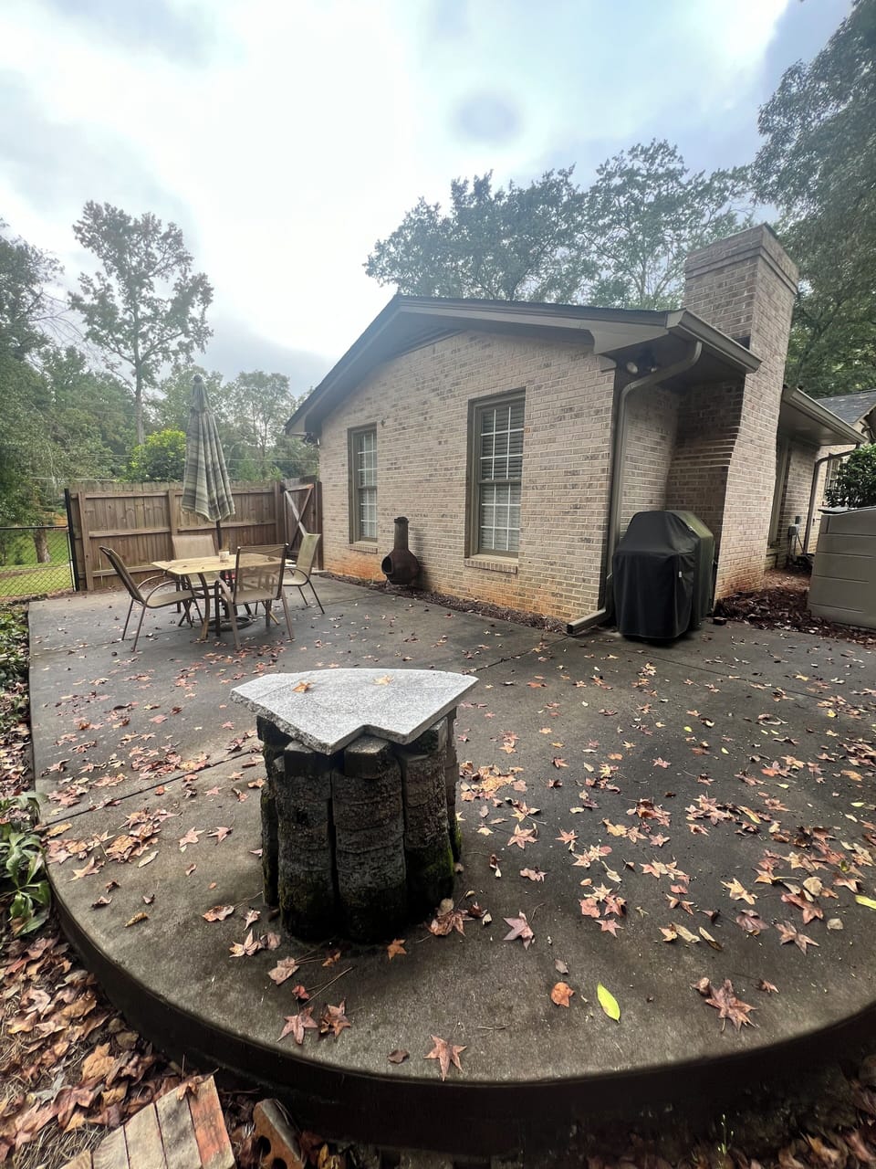 Outdoor dining