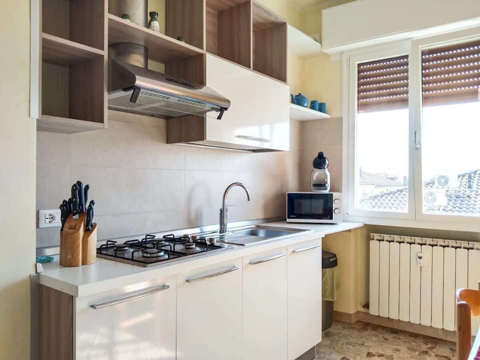 Cucina abitabile ed attrezzata condivisa