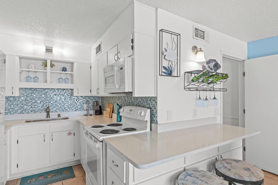 Kitchen with Breakfast Bar