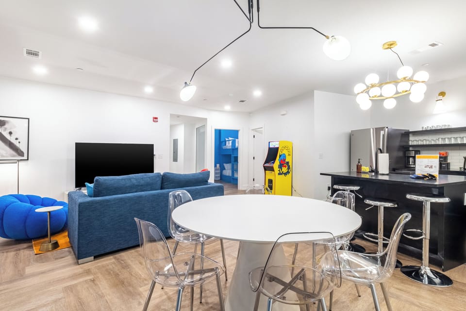 Open floor plan.