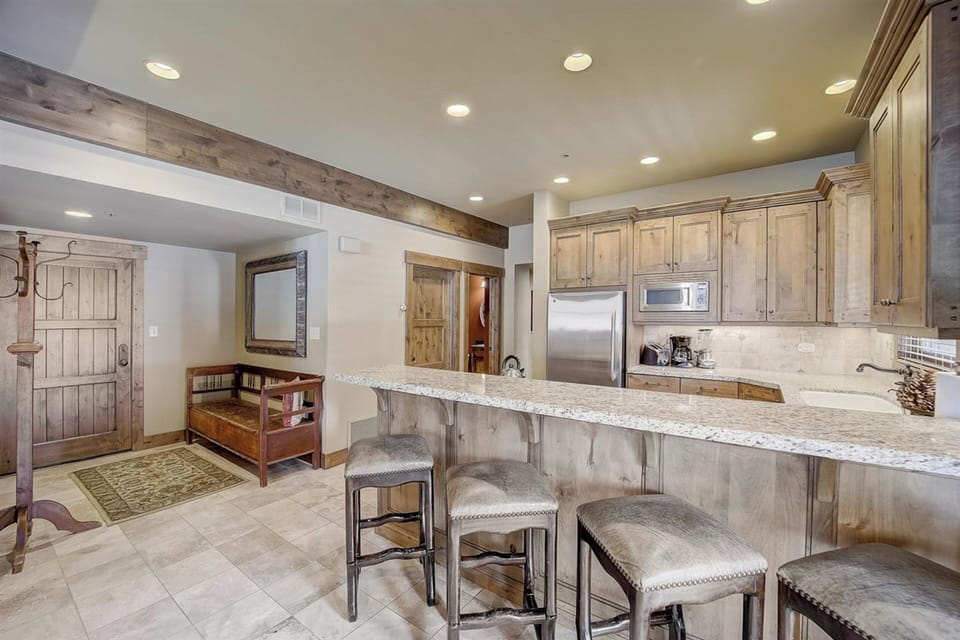 Breakfast bar.