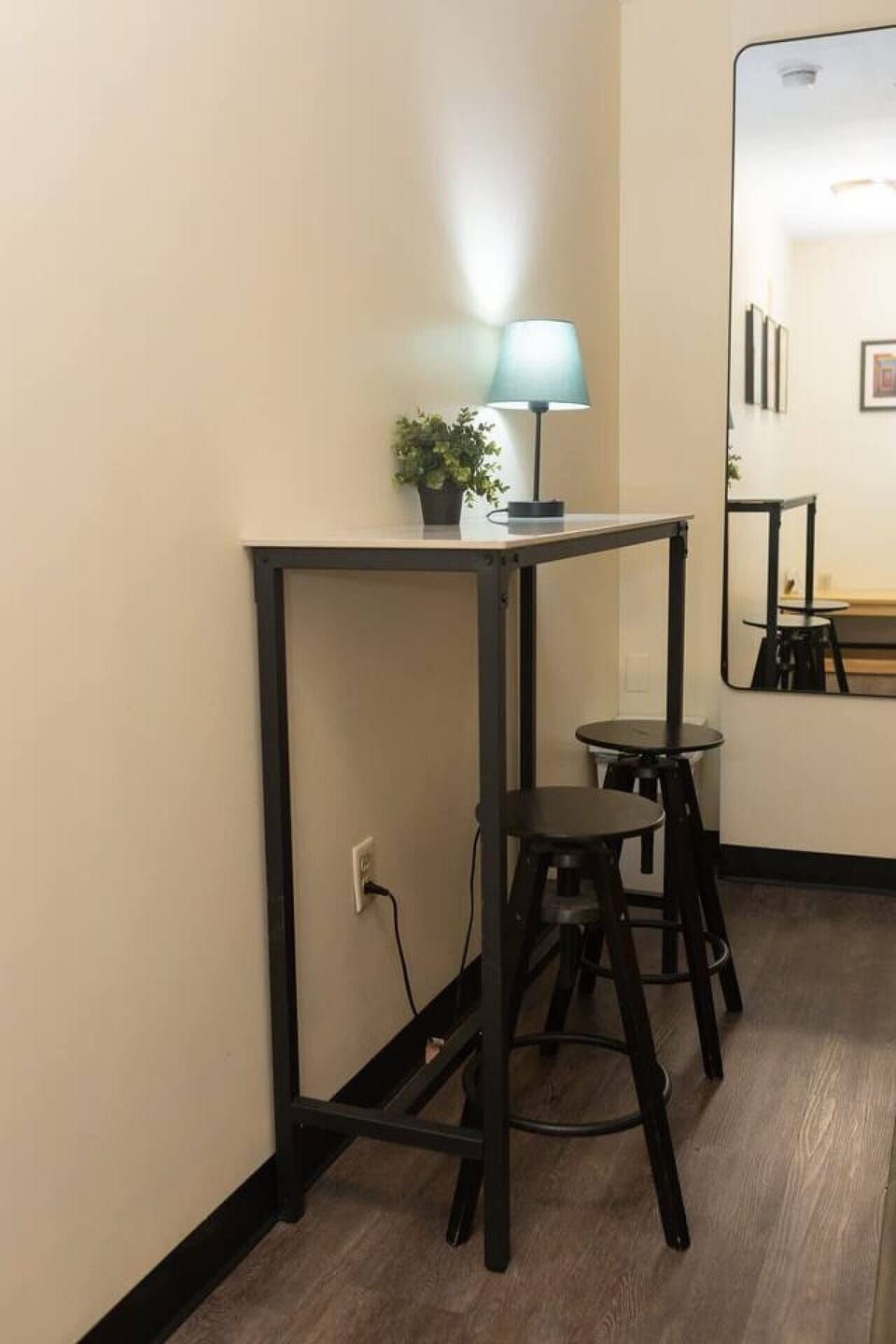 High-top table & stools, perfect for a quick meal or morning coffee.