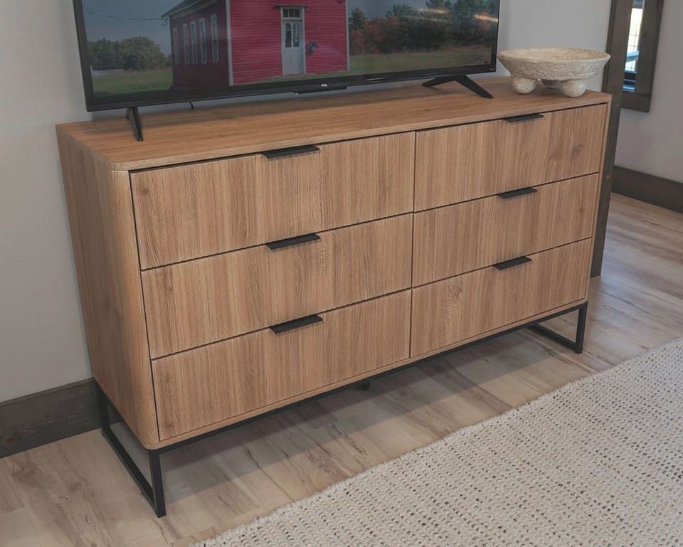 Unpack and make yourself at home. Plenty of drawer space for all your belongings.