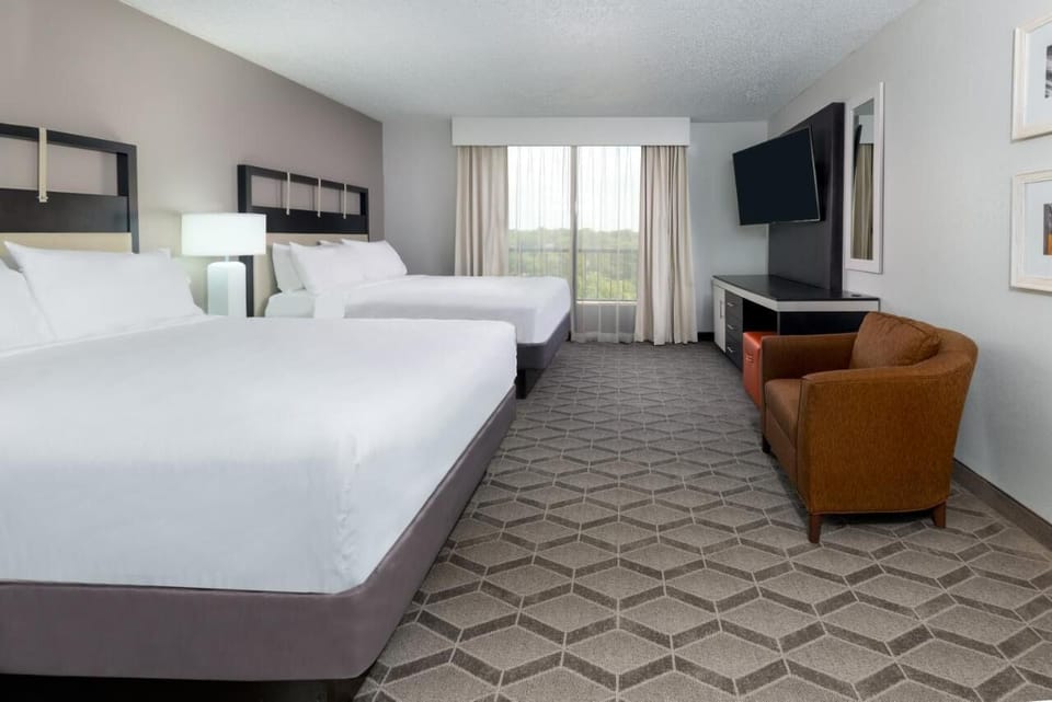 Each unit comes with 2 Queen size beds