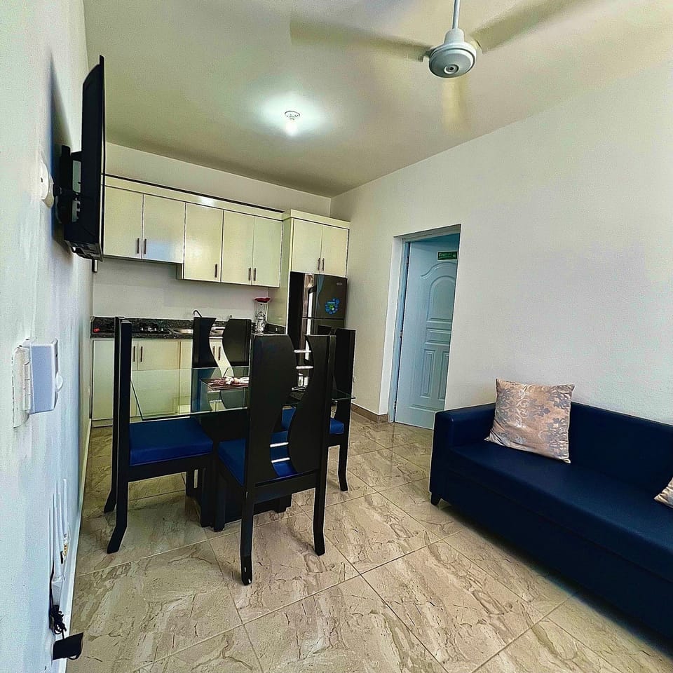 Kitchen or kitchenette,Dining area