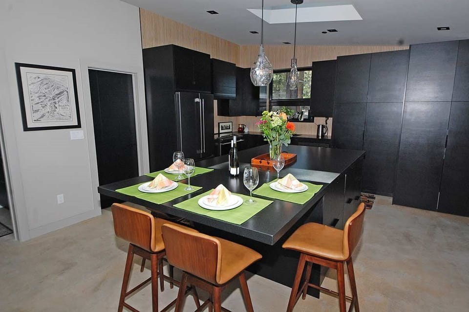 Stylish Counter Dining for Four