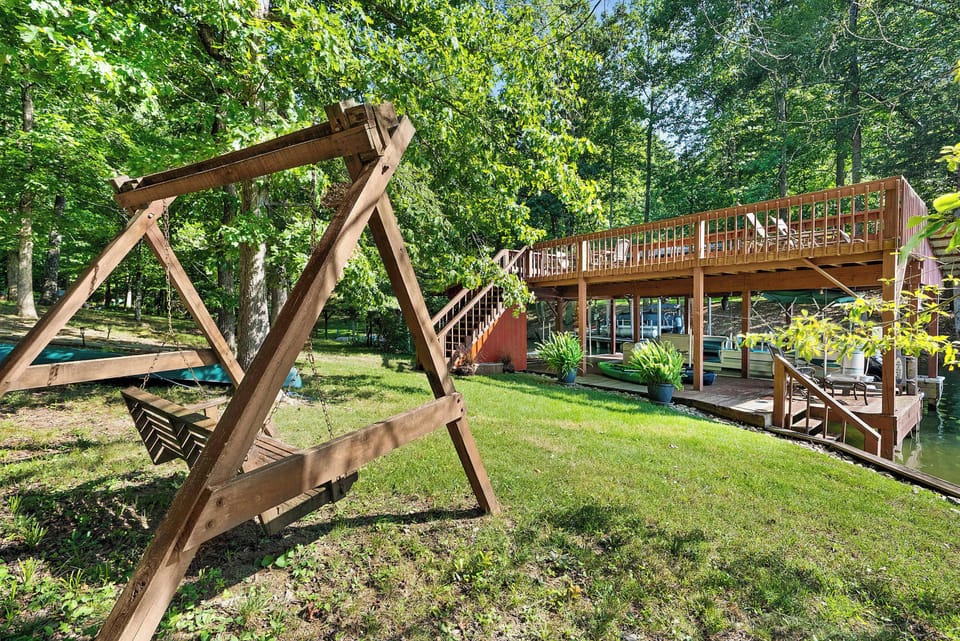 Private Dock View- Available for guest use- Summer months