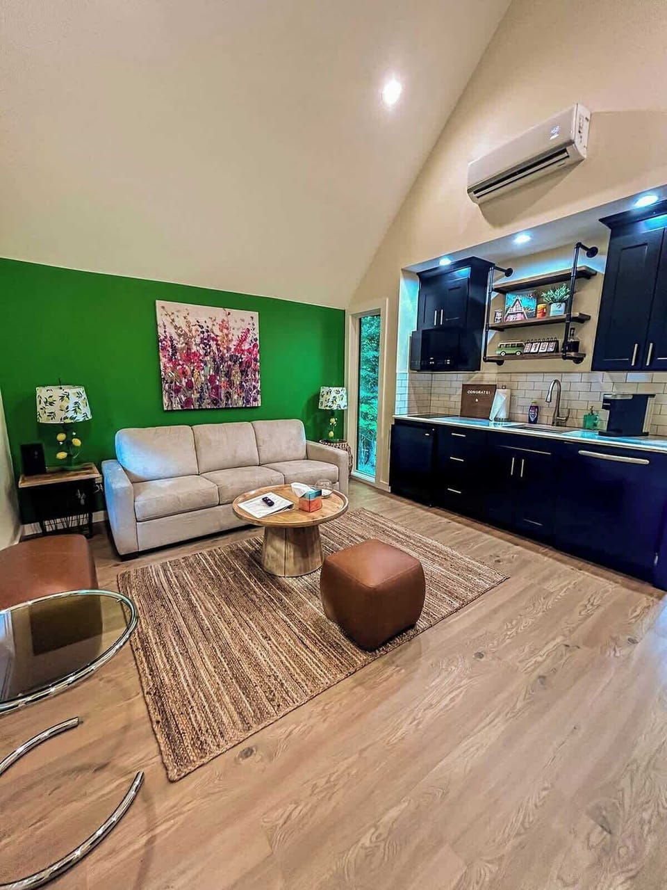 Hummingbird Cabin Living Room/ Kitchen