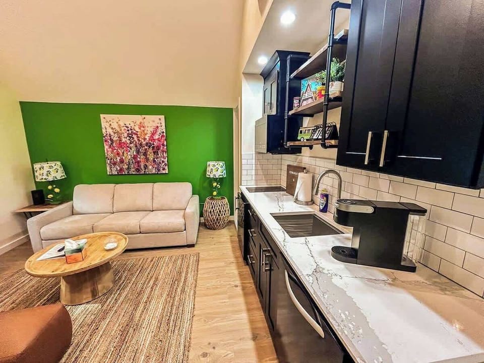Hummingbird- Living Room/ Kitchen